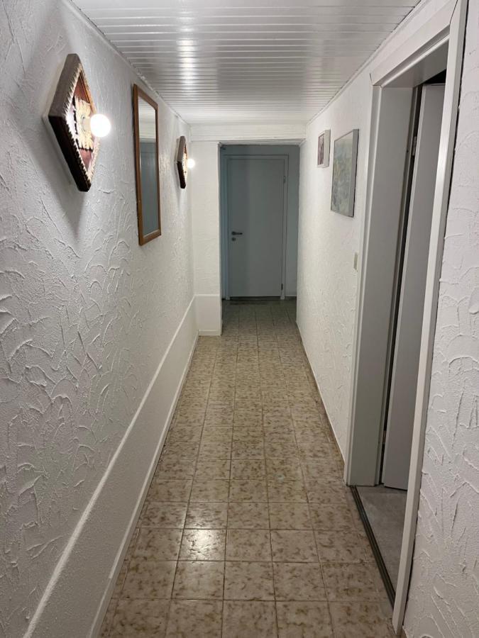 Souterrain Wohnung In Der Naehe Vom Duesseldorfer Flughafen Ratingen Extérieur photo