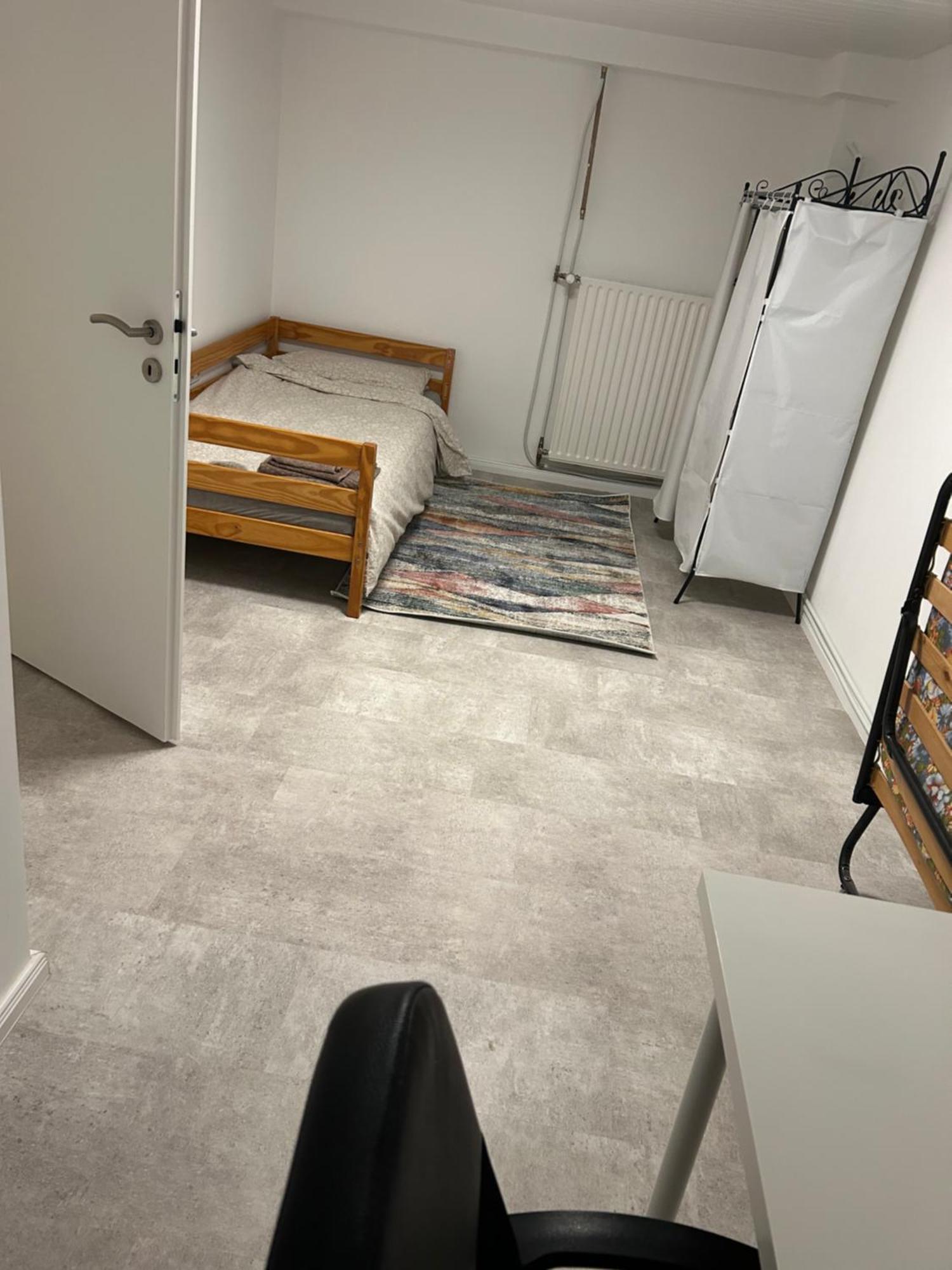 Souterrain Wohnung In Der Naehe Vom Duesseldorfer Flughafen Ratingen Extérieur photo